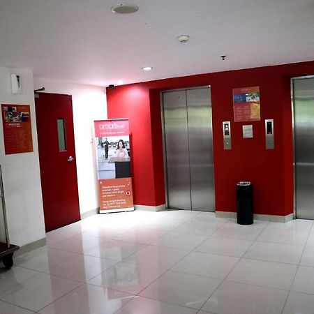 Amaris Hotel Dr. Susilo Grogol Джакарта Экстерьер фото