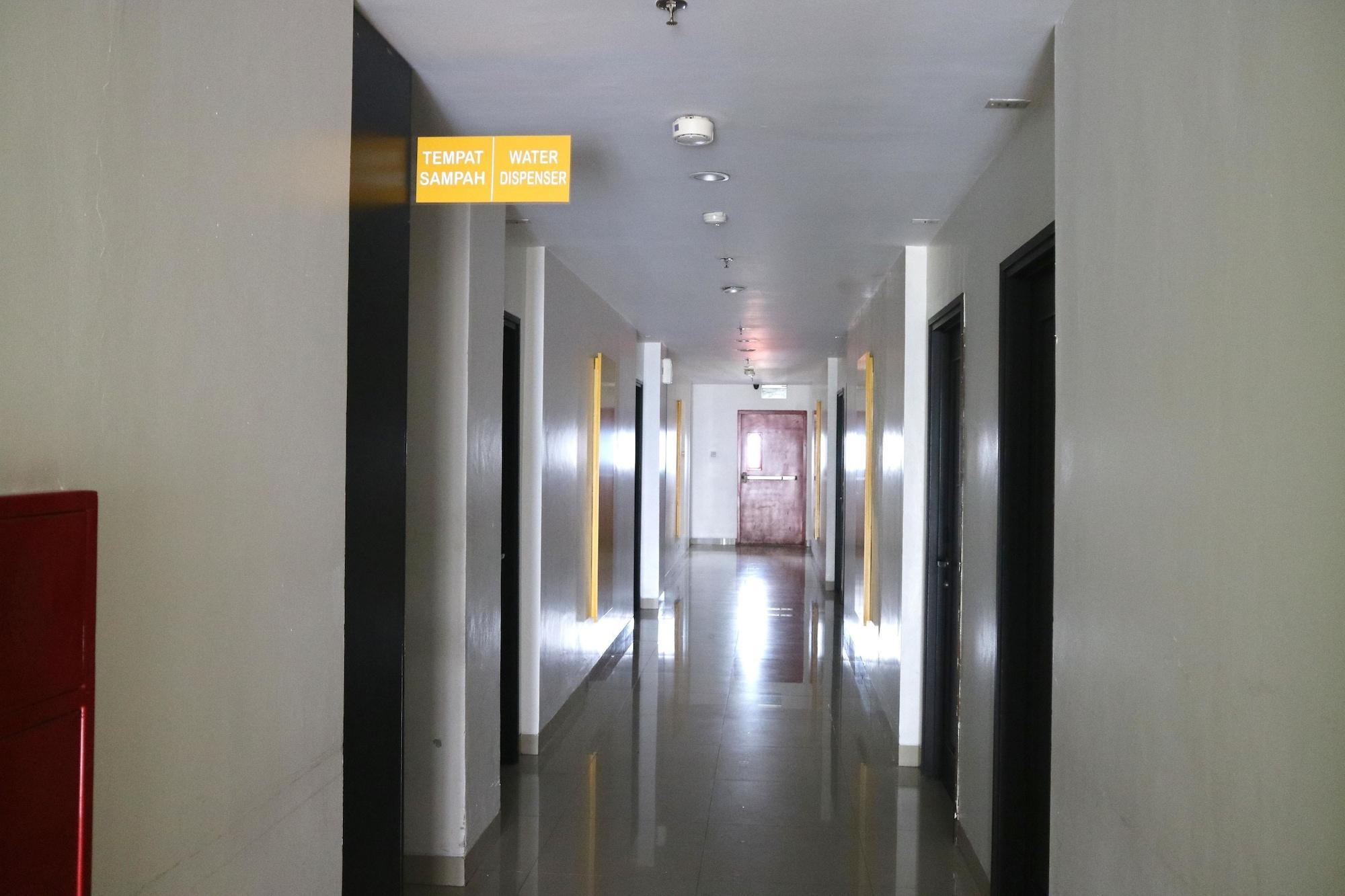 Amaris Hotel Dr. Susilo Grogol Джакарта Экстерьер фото