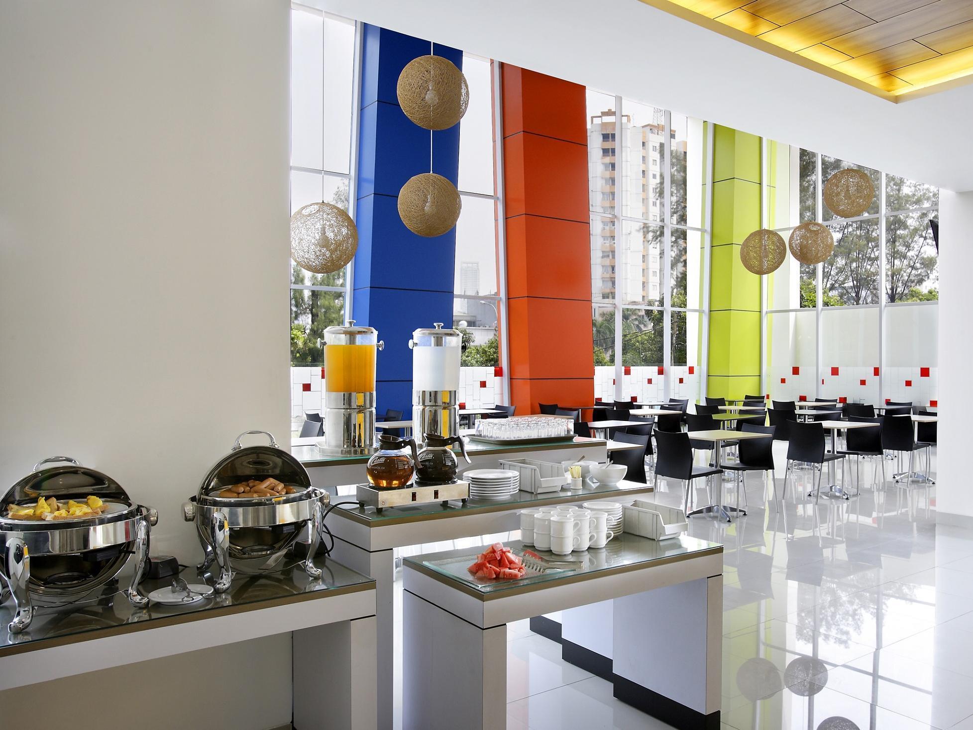 Amaris Hotel Dr. Susilo Grogol Джакарта Экстерьер фото